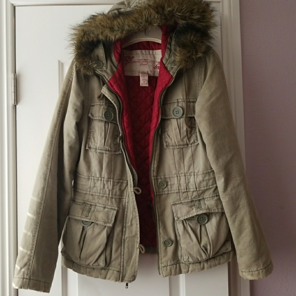 Army green parka with fit trimmed hood